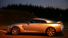 Night cars Nissan GT-R