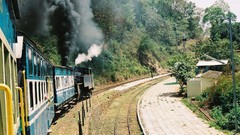 Nmr train leaving hillgrove