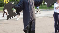 Nuke protest military