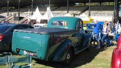 Old cars Chevrolet vehicles