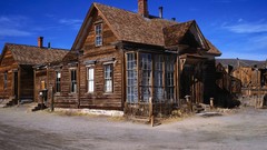 Old House oak architecture
