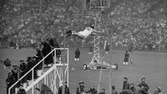 Old Life magazine crowd