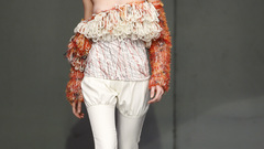 Oops! high catwalk Resolution