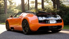 Orange buggati veyron