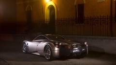 Pagani Huayra side view