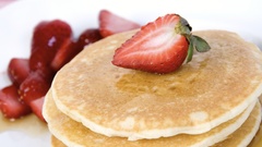 Pancakes strawberries