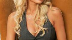 Paris Hilton glasses bracelets