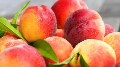 Peaches fruits