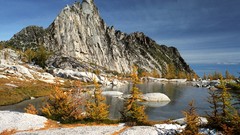 Peak lakes gnome Tarn Alpine Washington