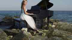 Piano Music and Dance