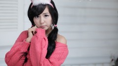 Pink asians models black hair Korean sweaters Ryu Ji Hye
