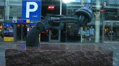 Pistol un non violence