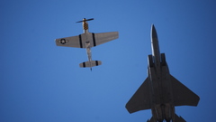 Planes f-15 eagle P-51