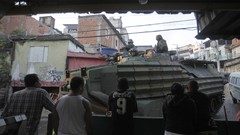 Police soldiers slum military Brazil raid tanks brazilian 
