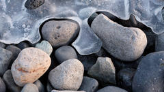 Pretty ubuntu has some awesome installed icystones