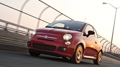 Red cars Fiat 500