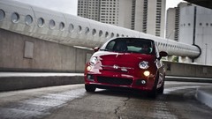 Red cars Fiat 500