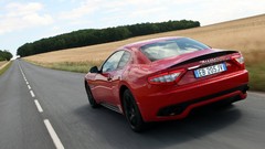 Red cars vehicles Maserati granturismo
