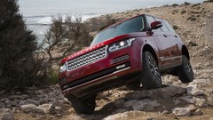 Red rocks Land Rover Range Rover morocco