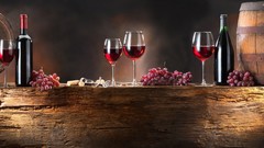 Red wine glasses grapes