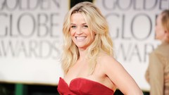 Reese Witherspoon red carpet Golden Globes Award Statues