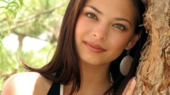 Rings Kristin Kreuk Actress earrings green eyes brunettes black 