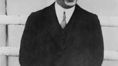 Roald amundsensure old would