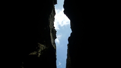 Rock crack The opalin