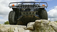 Rocks climbing vehicles Hummer H1