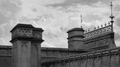 Roof sky dual Monitor