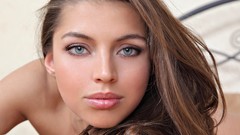 Russian brunettes Fergie A