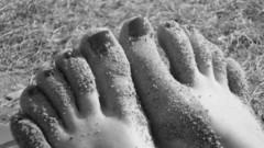 Sand feet monochrome