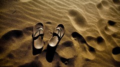 Sand lighting footprint slippers