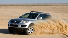 Sand silver dust cars SUV deserts Volkswagen Touareg