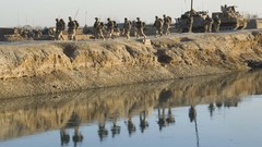 Sand water War Guns England dust fight soldiers Britain United 