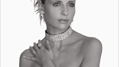 Sarah michelle gellar grayscale