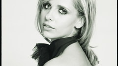 Sarah Michelle Gellar monochrome