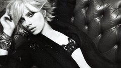 Scarlett Johansson fashion Actress bracelets couch short hair 