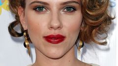 Scarlett Johansson lipstick earrings