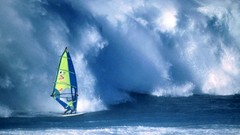 Sea suicide waves sailing