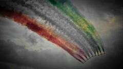 selective coloring Aircraft airplane smoke contrails
