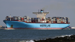 Ships container ships