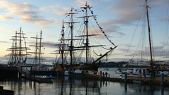 Ships evening The high tall ) With Watercraft Resolution