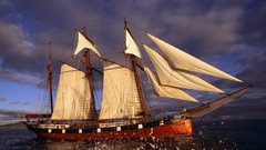 Ships French Polynesia sailing