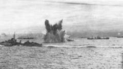 Ships grayscale historic Sea