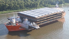 Ships heavy lift ship