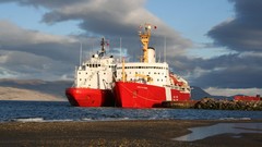 Ships icebreaker ships