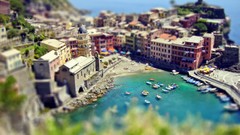 Shore towns tilt-shift vernazza