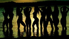 Silhouettes models Hooters