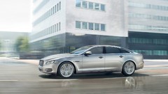 Silver cars sentinel Jaguar XJ